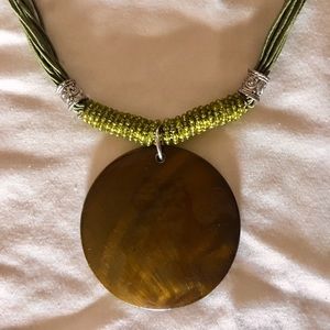 Green seashell choker necklace